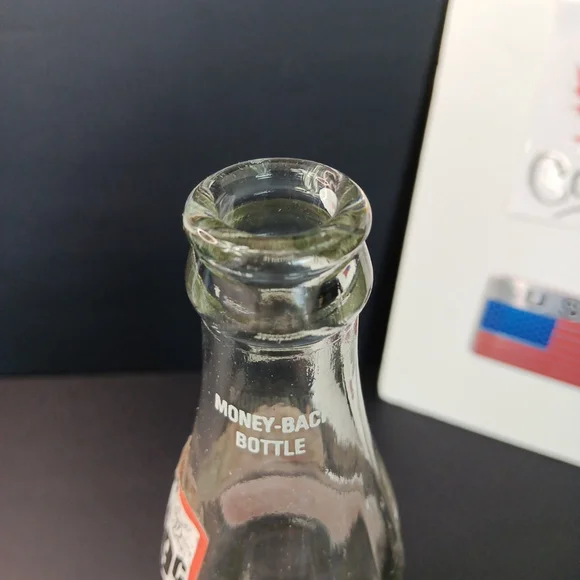 Vintage 1987 Coca Cola Canadian Bottle With Buffalo Caps Sticker 300ml Canada - Picture 8 of 12